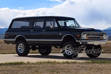 CHEVROLET SUBURBAN CUSTOM SUV, 1968