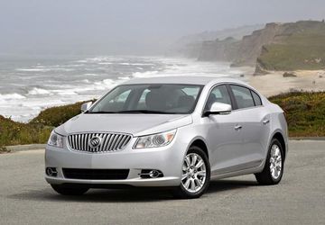 Buick Lacrosse 3.6 AWD (Mk II 284 PS) specs
