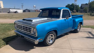 Dodge D100 Pickup, 1975