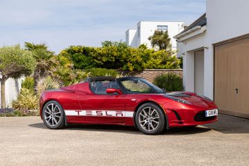 Tesla Roadster, 2011
