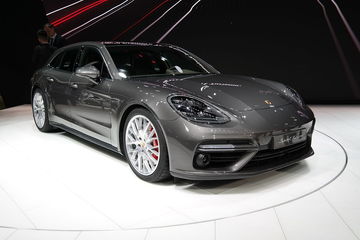 Porsche Panamera Sport Turismo 4 E-Hybrid (Mk II) specs