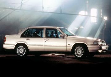 Volvo 960 3.0i specs