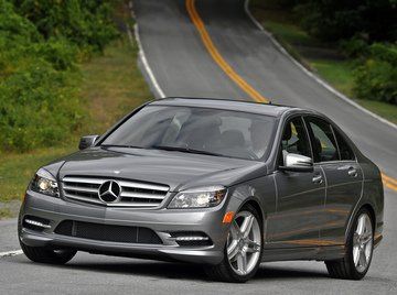 Mercedes-Benz C 300 (W204) specs