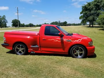 Ford F150 SVT Lightning Pickup, 2003