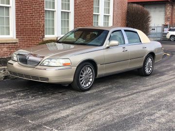 Lincoln Town Car Signature Series, 2004
