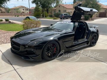 MERCEDES-BENZ SLS AMG GULLWING COUPE, 2011
