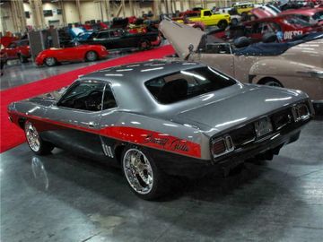 КАСТОМНЫЙ PLYMOUTH CUDA, 2-ДВЕРНЫЙ ХАРДТОП, 1971 ГОДА