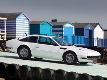 Lamborghini Jarama 400 GT specs