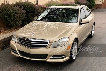 MERCEDES-BENZ C250, 2012