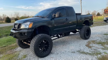 Nissan Titan Pickup, 2004