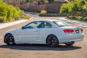 BMW 328i CONVERTIBLE, 2009