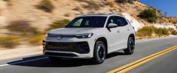 VW Tiguan 2.0 TSI (Mk III USA) specs