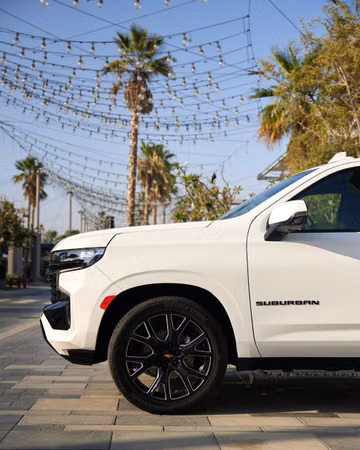 Chevrolet Suburban: Conquering Dubai in Ultimate Comfort