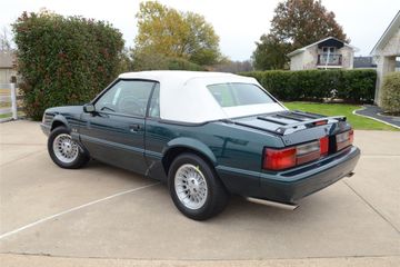 FORD MUSTANG CONVERTIBLE, 1990