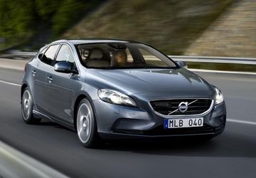 Volvo V40 D4 (190 PS) specs