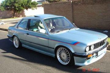BMW 333i (E30) specs