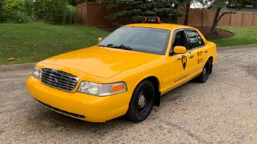 Ford Crown Victoria Sedan, 1998