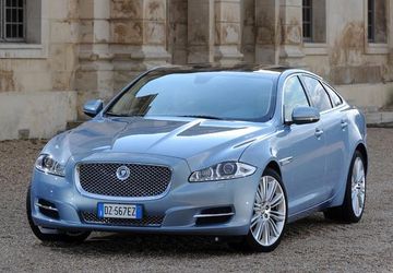 Jaguar XJ 5.0 (X351) specs