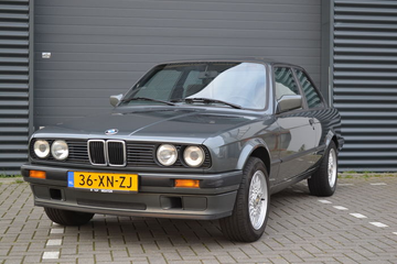 BMW 318i (E30 105 PS) specs