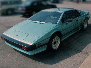 Lotus Esprit, 1983