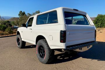 FORD BRONCO CUSTOM SUV, 1992