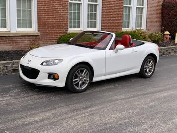 Mazda MX5 Miata Convertible, 2013