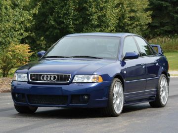 Audi S4 Sedan, 2001