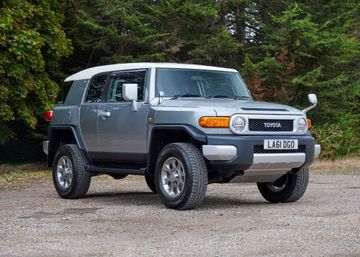 Toyota FJ Cruiser, 2011