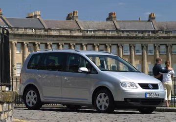 VW Touran 1.6 FSI (Mk I) specs