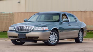 Lincoln Town Car Signature, 2006
