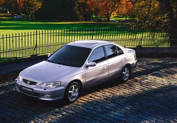 Honda Accord 2.3i (Mk VI) specs