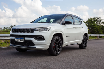 Jeep Compass Blackhawk 2.0 specs