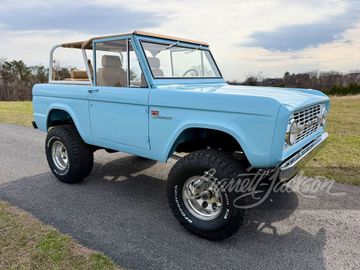 FORD BRONCO CUSTOM SUV, 1975