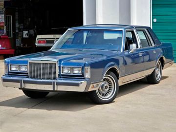 Lincoln Town Car Sedan, 1986