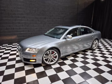 Audi S8, 2008