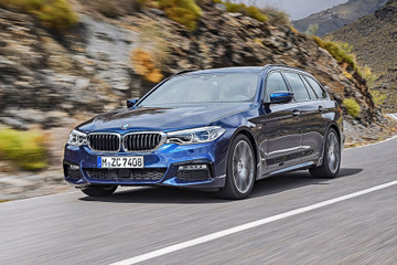 BMW 540i Touring xDrive (G31) specs