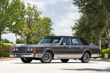 Lincoln Town Car, 1989