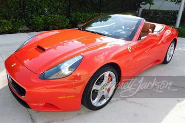 FERRARI CALIFORNIA CONVERTIBLE, 2010