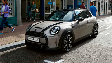 MINI Hatch: My Ultimate Dubai Joy Machine