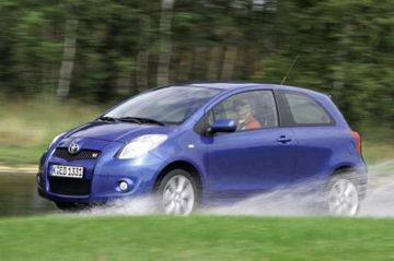 Toyota Yaris 1.8TS (Mk II) specs