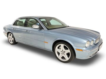 Jaguar XJ 4.2-Litre Super V8 S/C Auto Sports Saloon, 2003