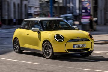Mini Cooper SE (Mk IV) specs