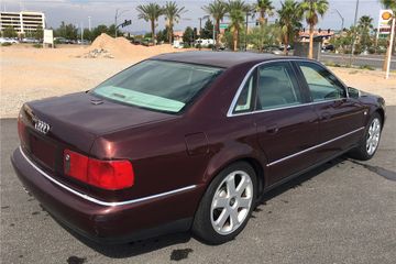 Audi S8, 2001