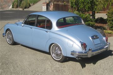 سيارة سيدان JAGUAR MARK II، موديل 1964