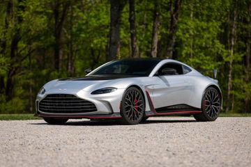 Aston Martin V12 Vantage, 2023