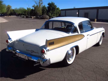 Studebaker Golden Hawk هاردتوب ببابين، 1957