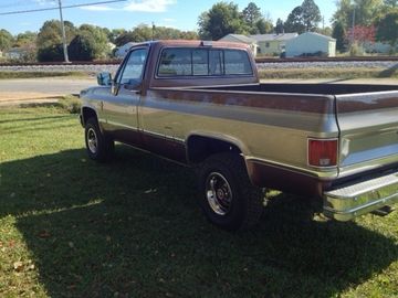 Chevrolet Silverado 10 4X4 Pickup, 1984