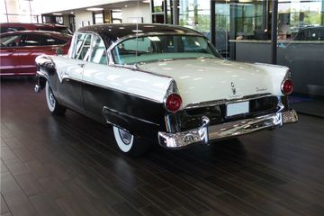 فورد Fairlane Victoria، 1955