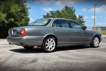 JAGUAR XJ8 SEDAN, 2005
