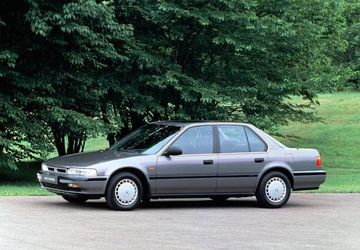Honda Accord 2.0i 16v (Mk IV) specs